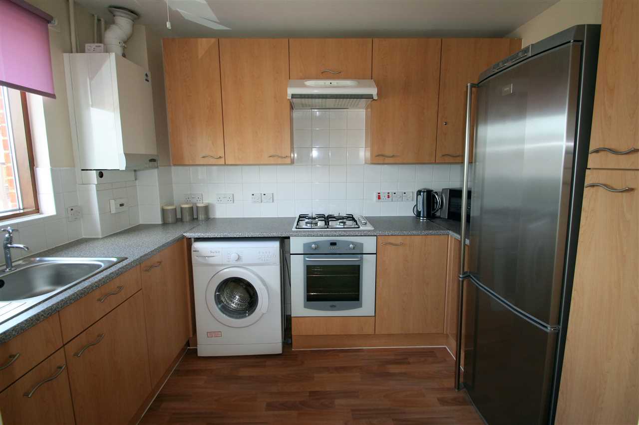 Oakridge, Basingstoke, Hampshire - Picture 3