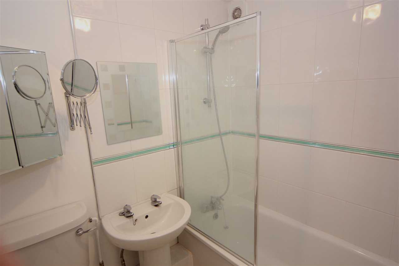 Windsor, Berkshire - Print - Picture 6