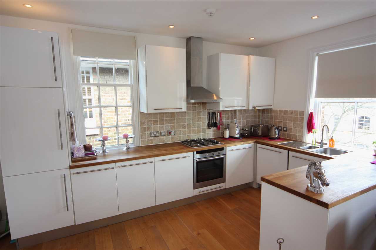 Trinity Road - Picture 3