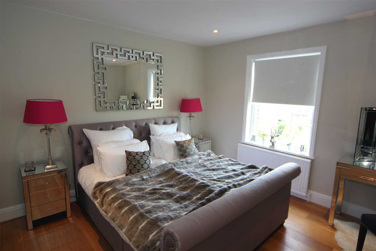 Trinity Road - Picture 4