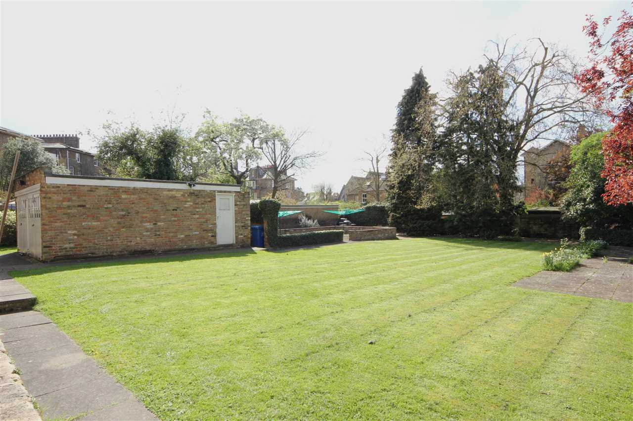 Trinity Road - Picture 6
