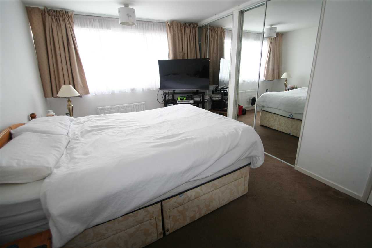 Millard Close - Picture 4