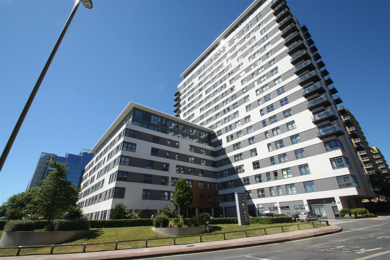 Penthouse Apartment, Skykline Plaza, Basingstoke