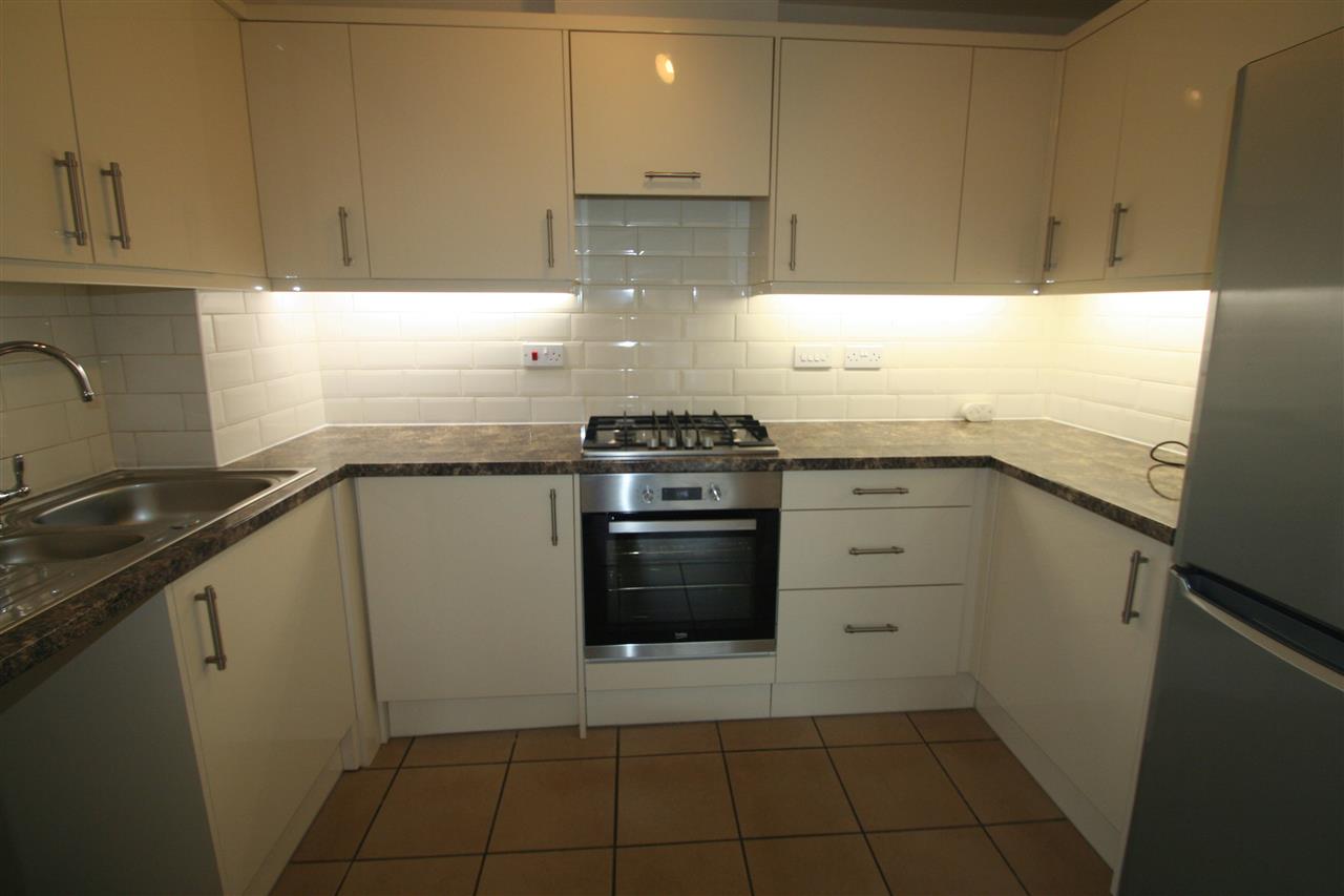 Chineham, Basingstoke, Hampshire - Picture 3