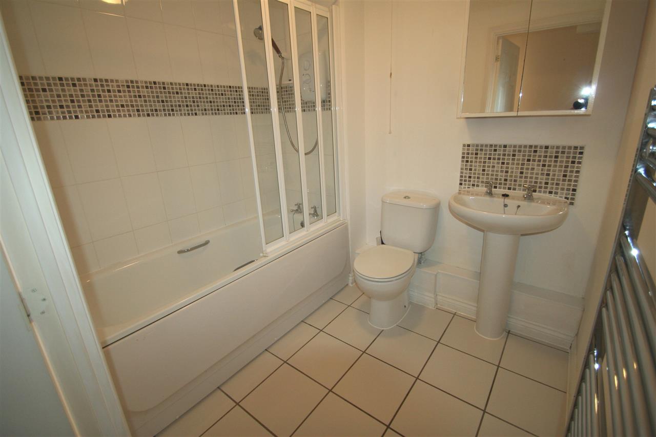 Chineham, Basingstoke, Hampshire - Picture 7