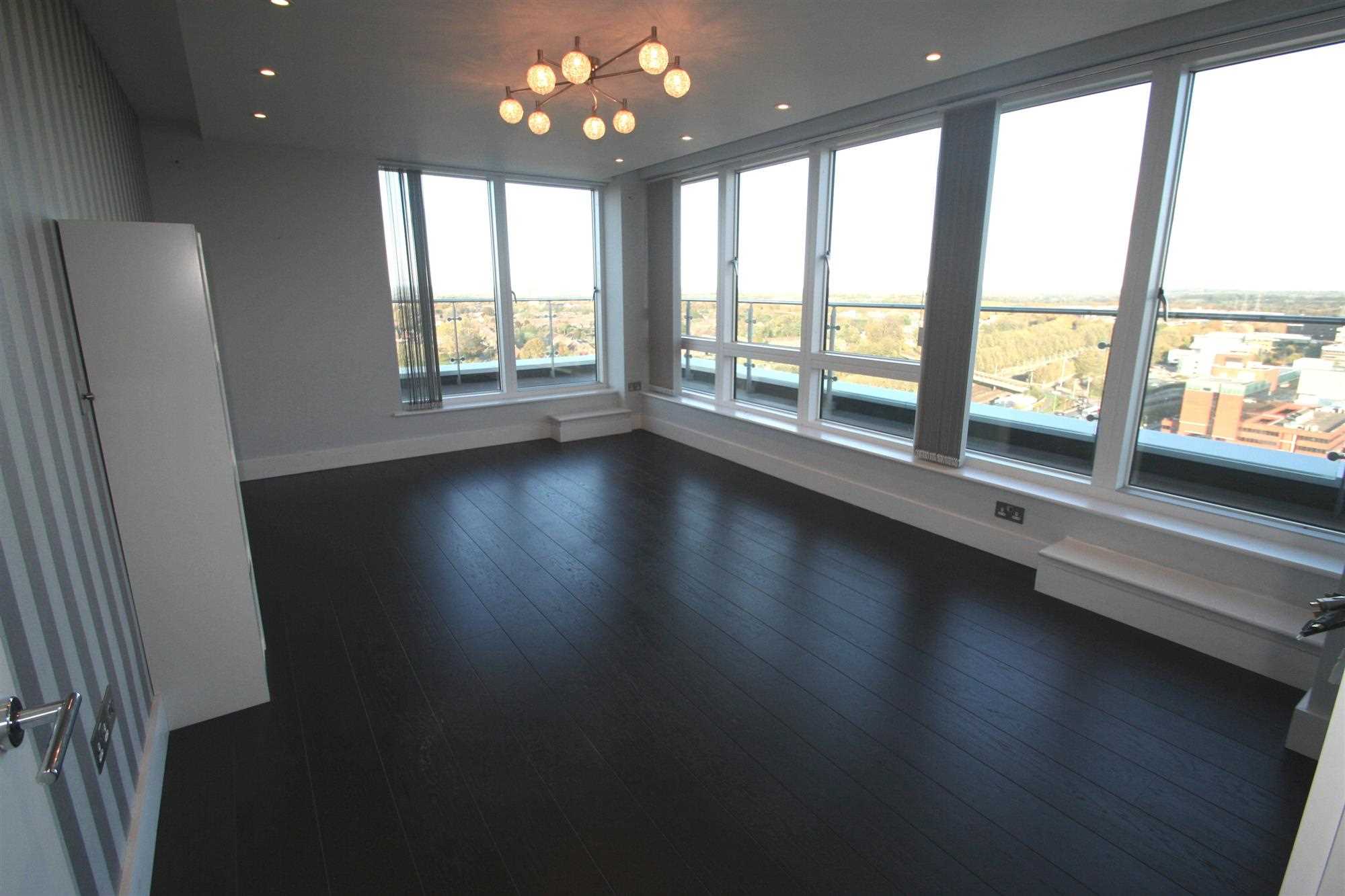 Penthouse Apartment, Skykline Plaza, Basingstoke - Picture 3