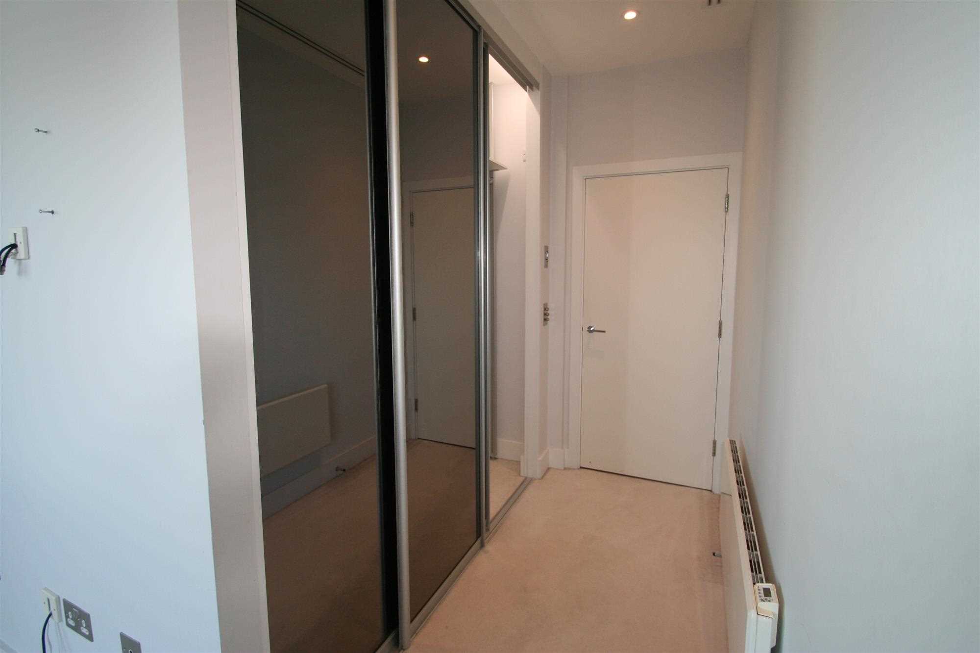 Penthouse Apartment, Skykline Plaza, Basingstoke - Picture 9