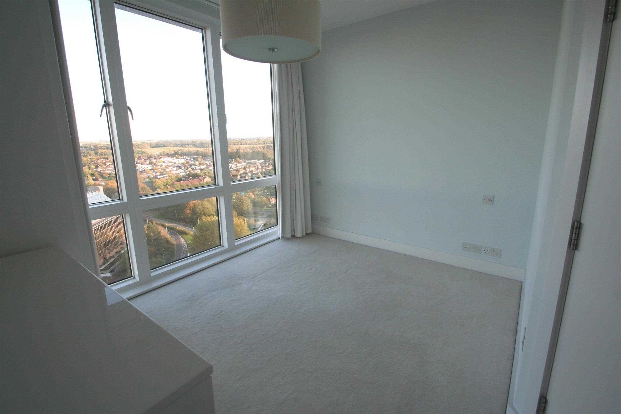 Penthouse Apartment, Skykline Plaza, Basingstoke - Picture 11