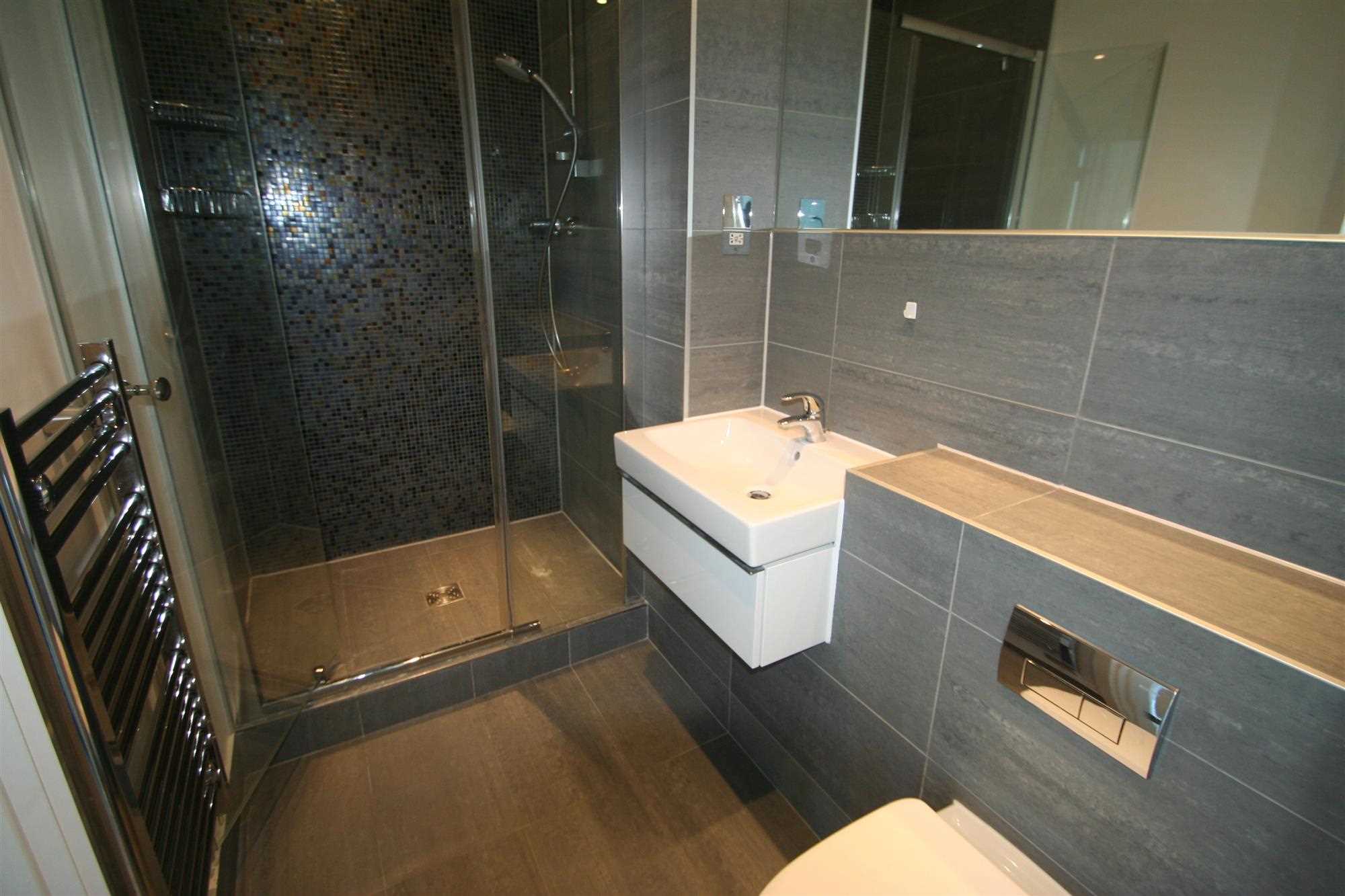 Penthouse Apartment, Skykline Plaza, Basingstoke - Picture 12