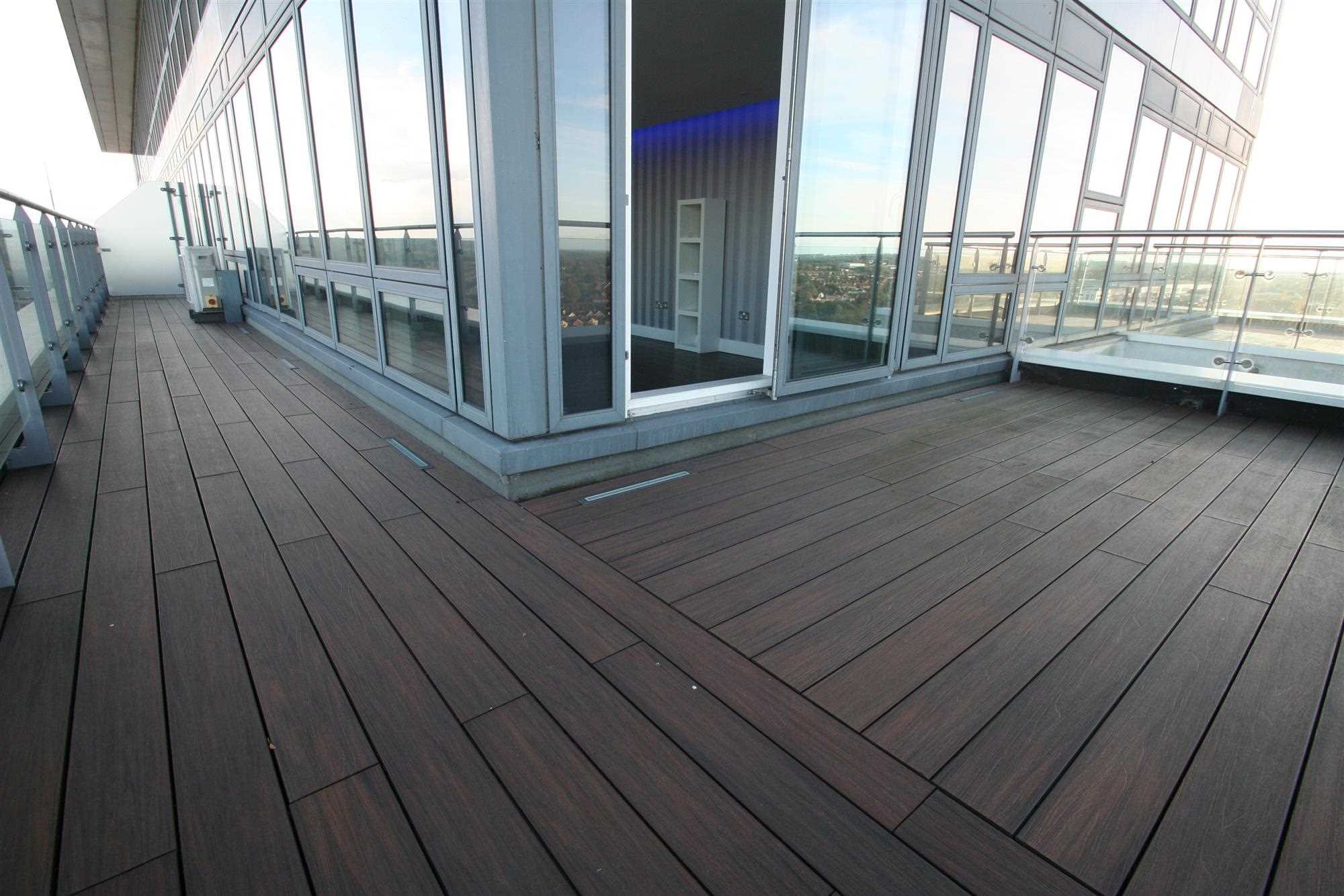 Penthouse Apartment, Skykline Plaza, Basingstoke - Picture 14