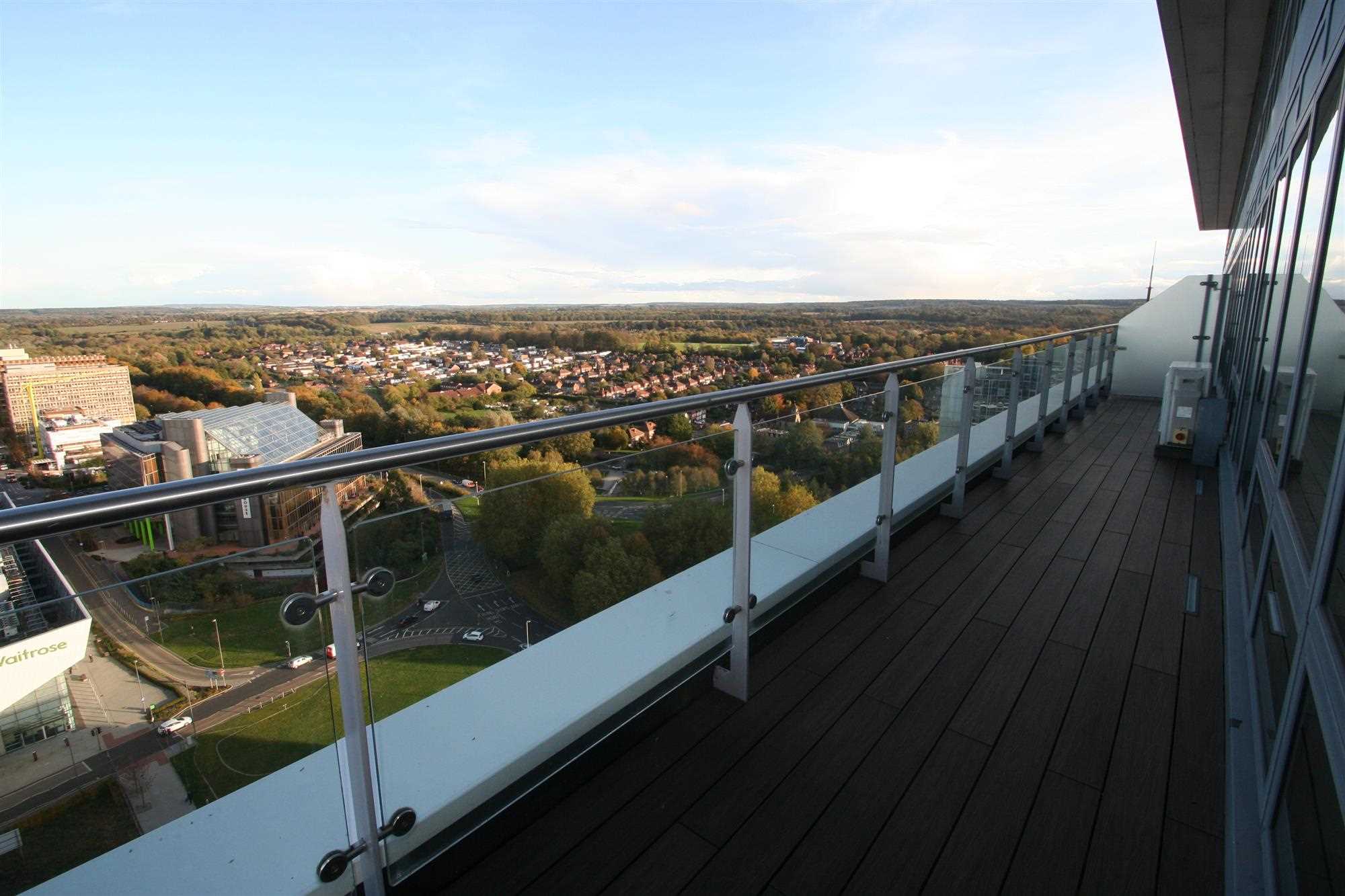 Penthouse Apartment, Skykline Plaza, Basingstoke - Picture 15