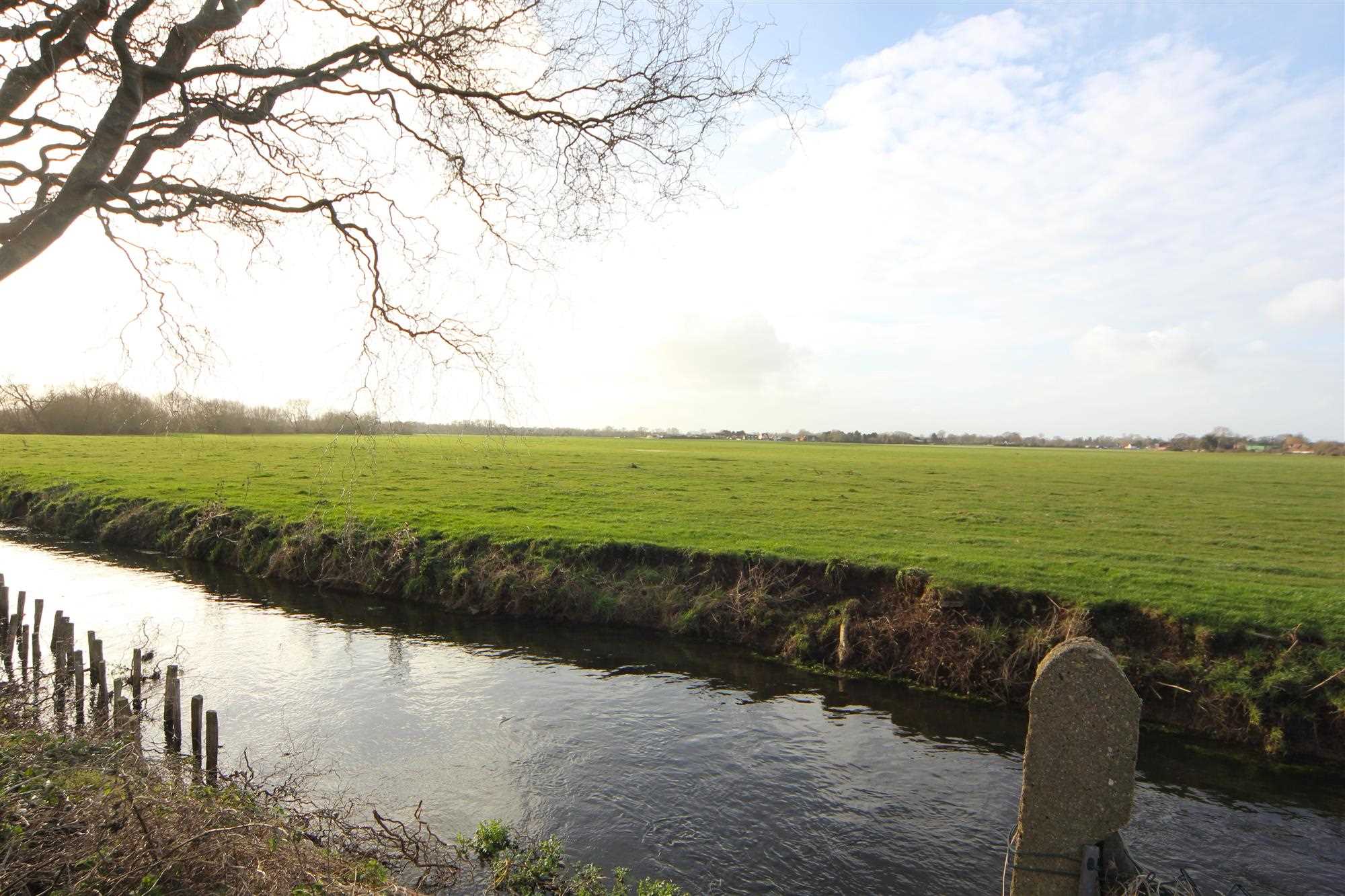Eton Wick, Berkshire - Picture 17