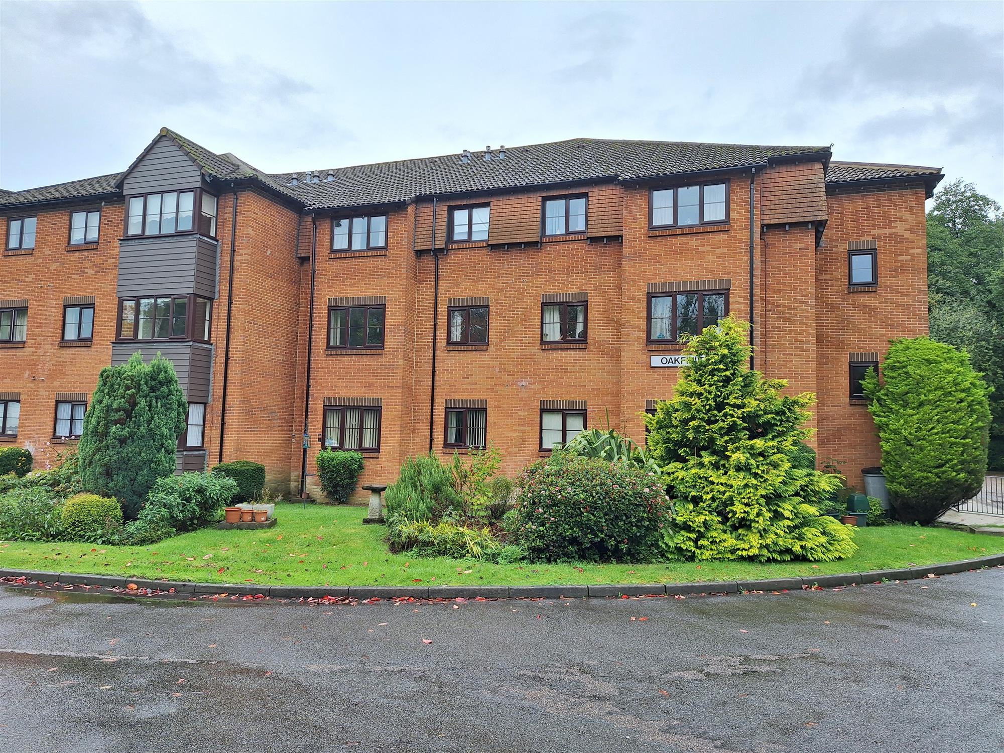 Oakfields - Picture 1