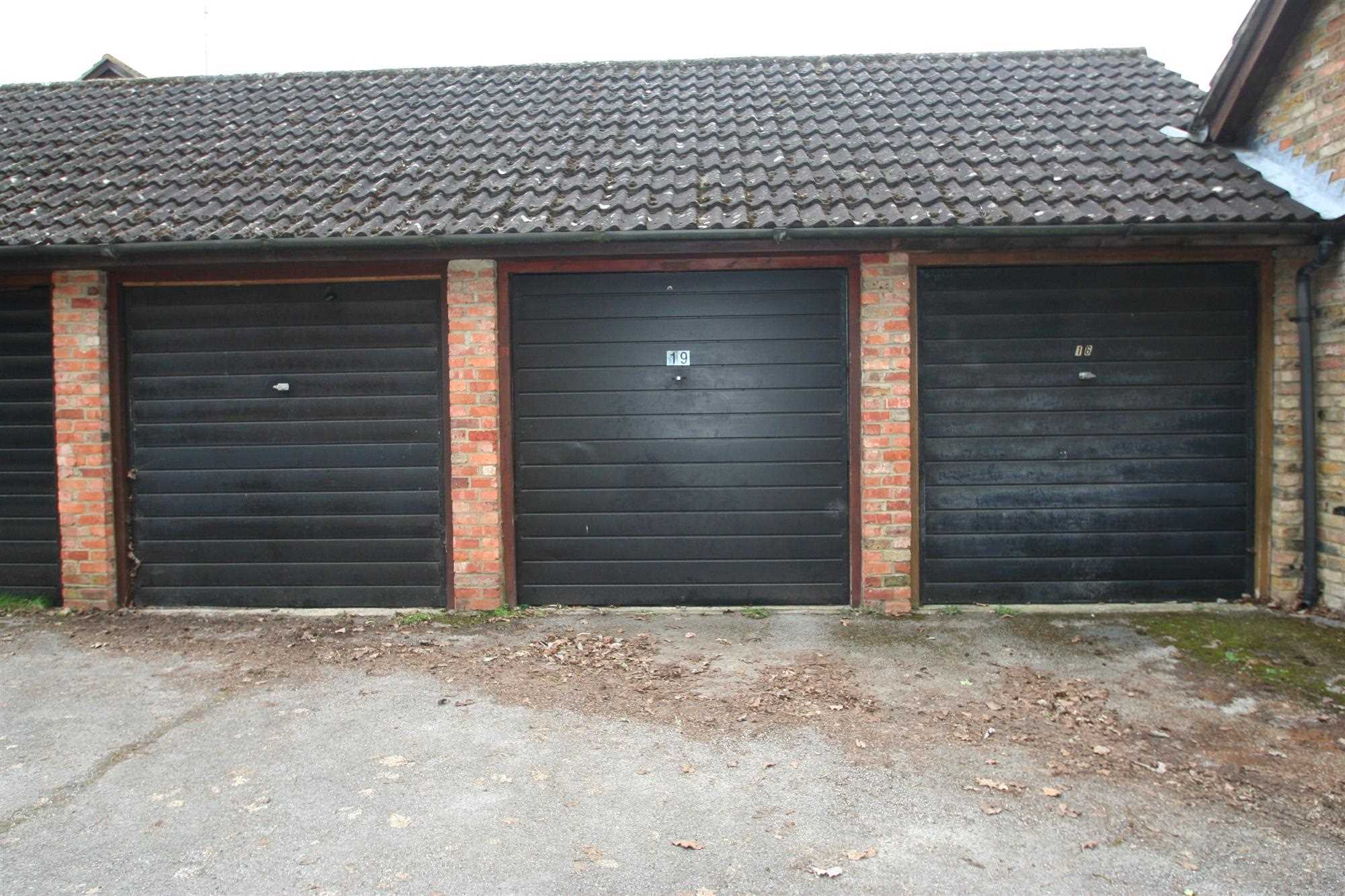 Chineham, Basingstoke, Hampshire - Picture 8