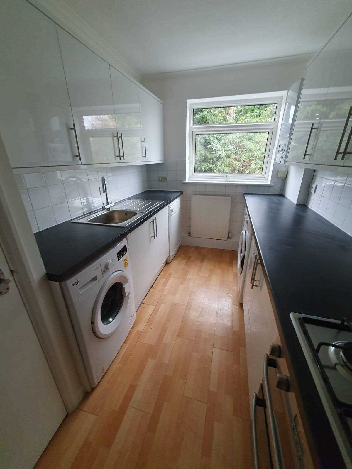 Tithe Court, Slough, Berkshire - Picture 3