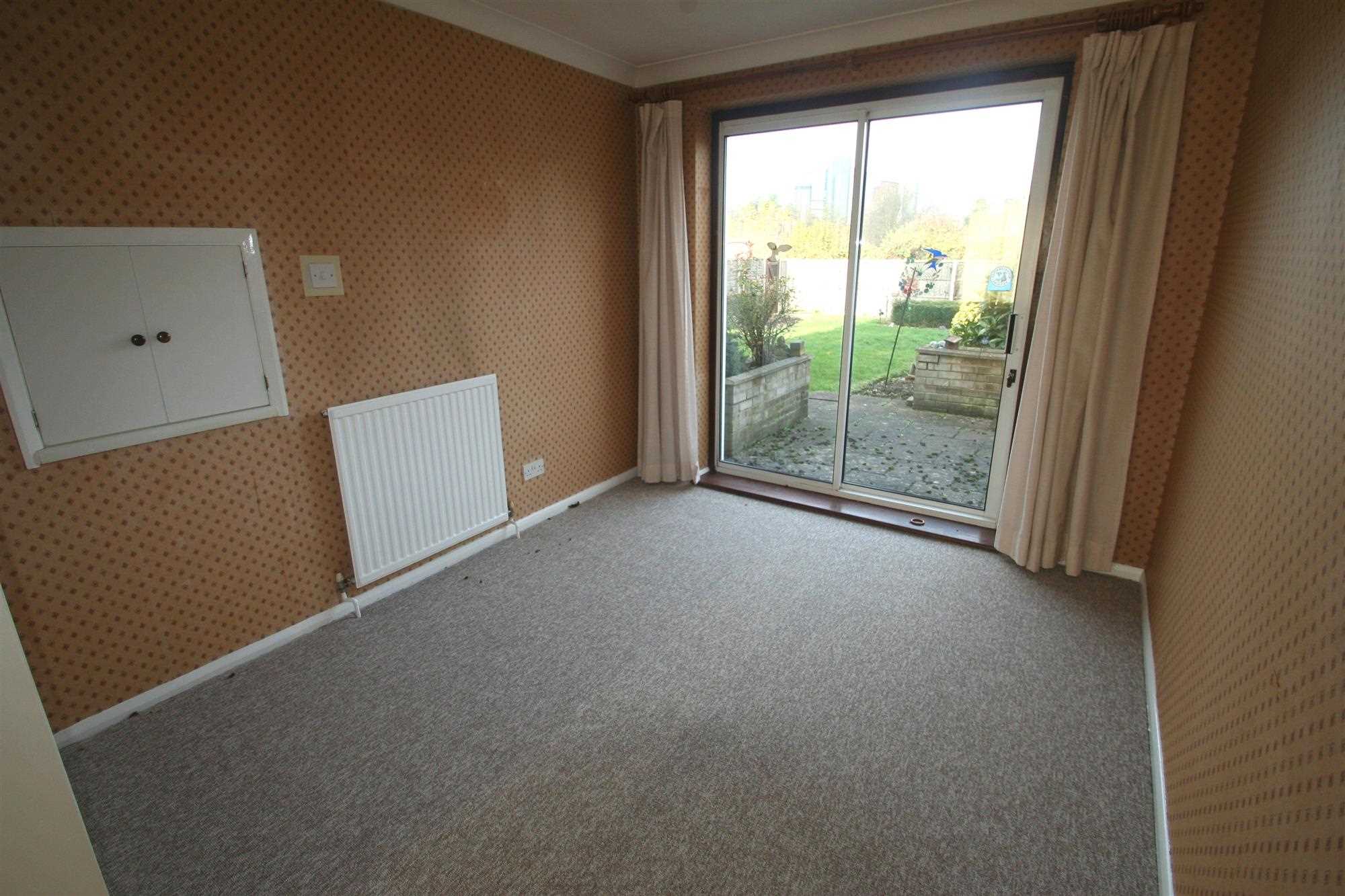 Allnut Avenue, Basingstoke, Hampshire - Picture 3