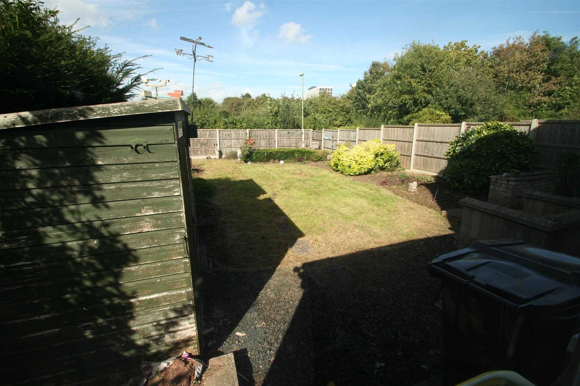 Allnut Avenue, Basingstoke, Hampshire - Picture 9