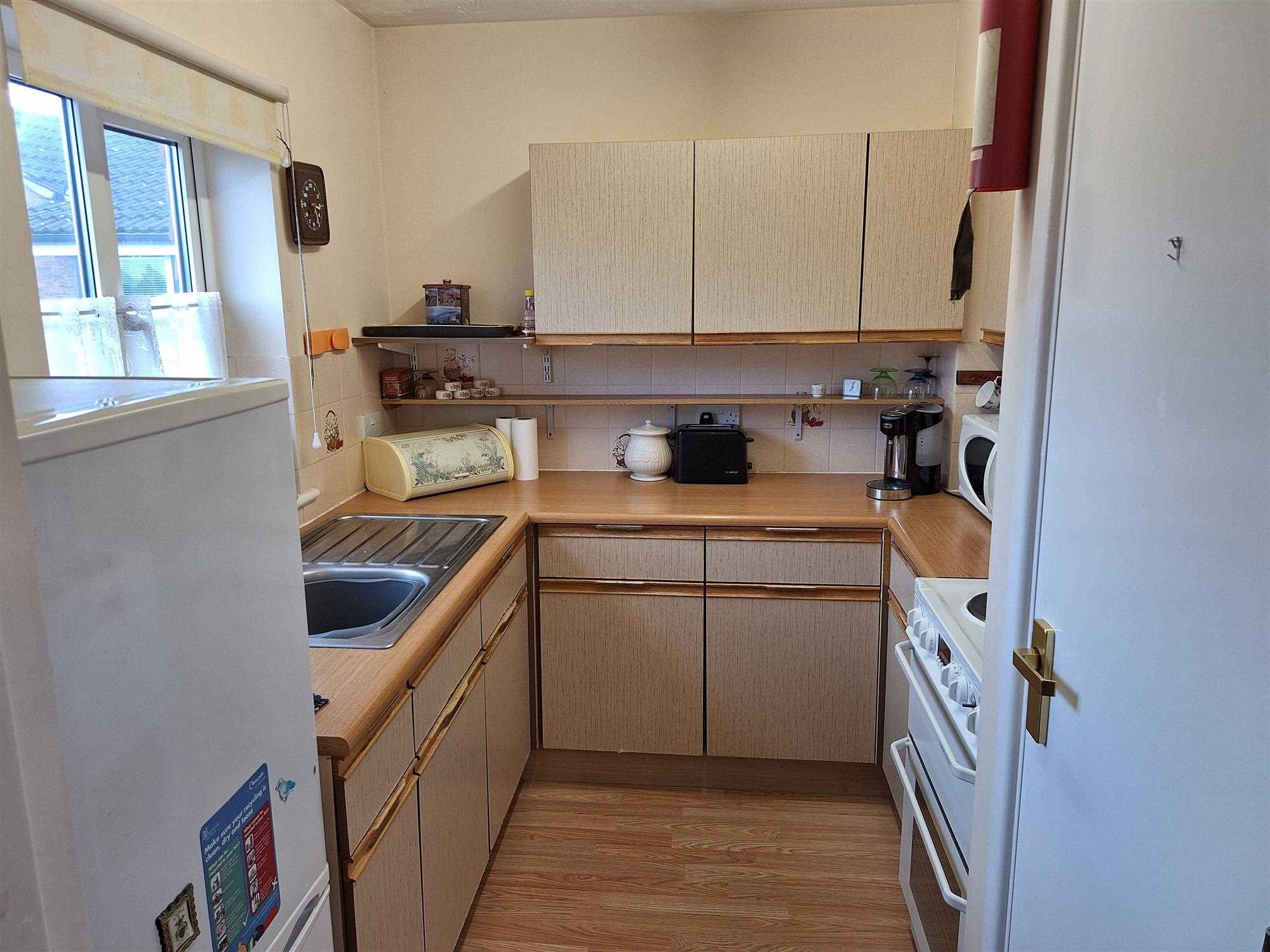 Worting Road, Basingstoke, Hampshire - Picture 3