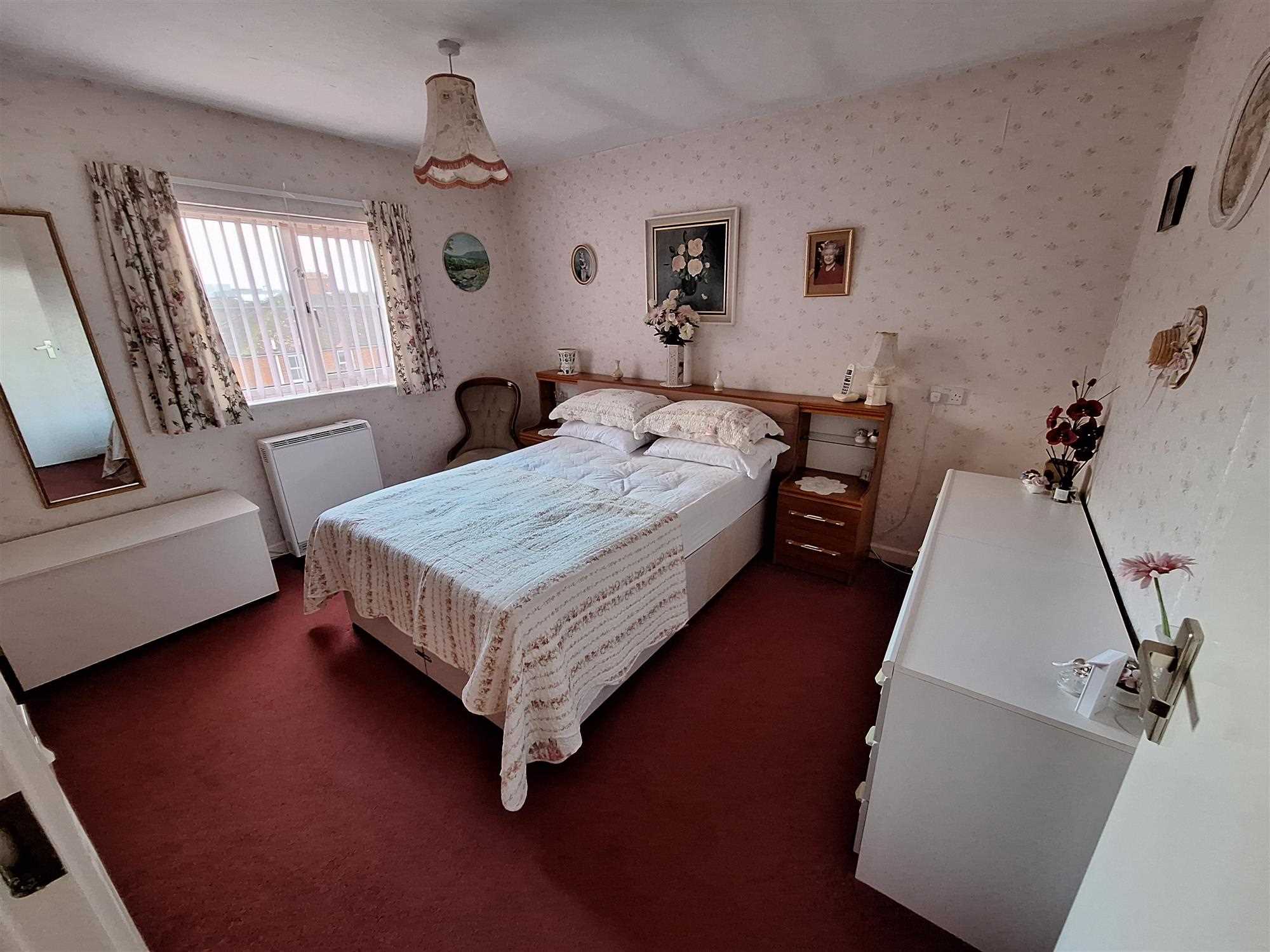 Worting Road, Basingstoke, Hampshire - Picture 4