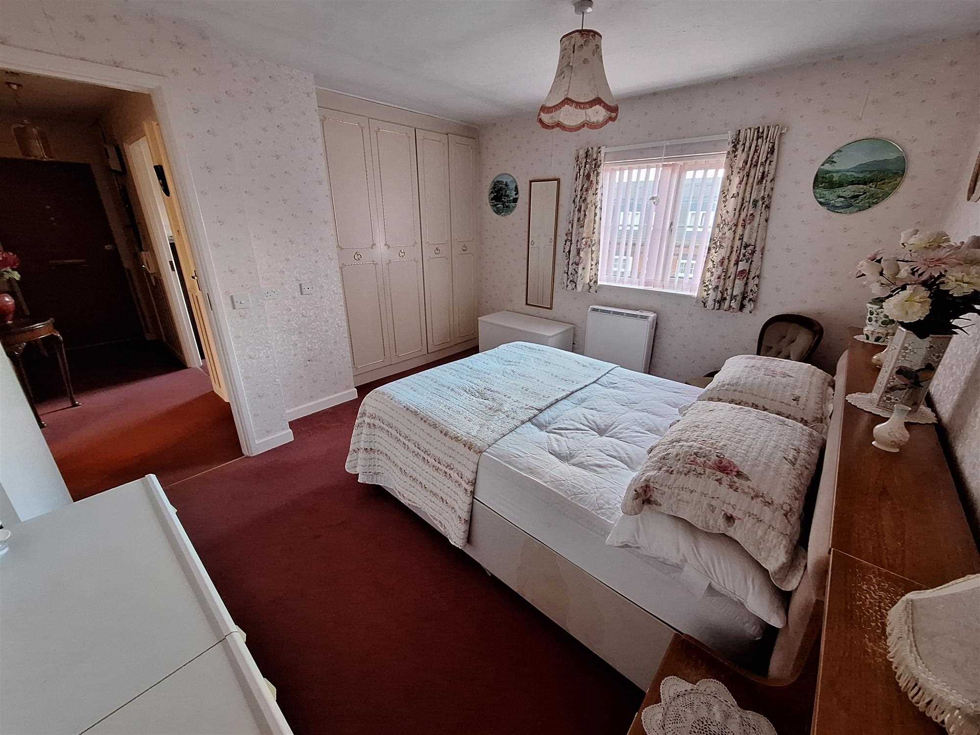 Worting Road, Basingstoke, Hampshire - Picture 5