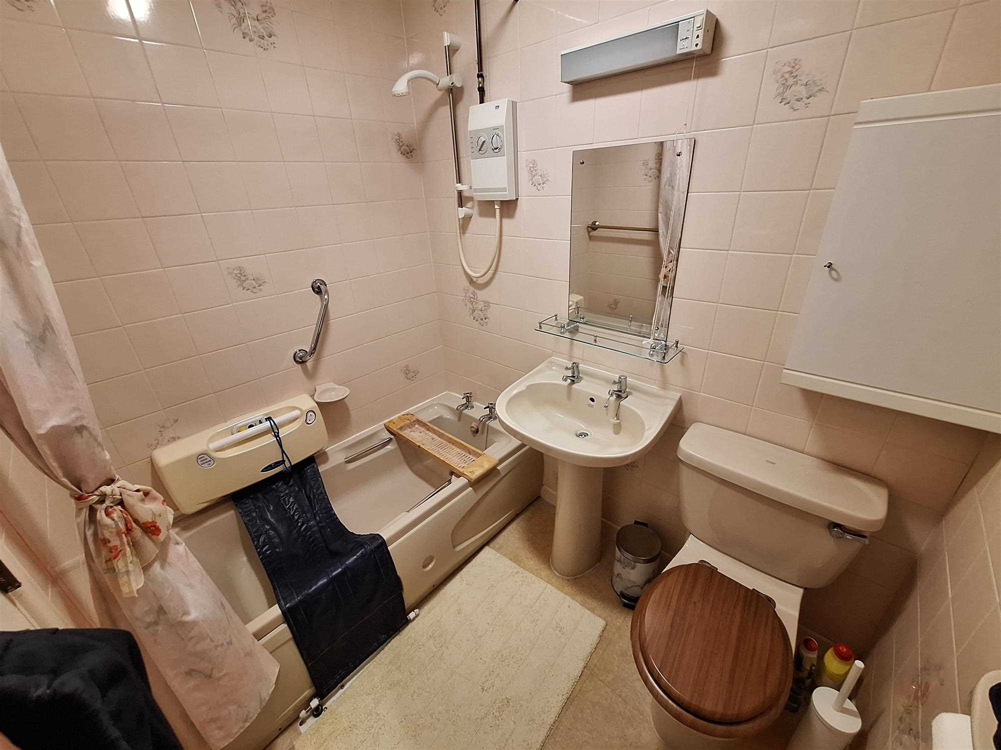 Worting Road, Basingstoke, Hampshire - Picture 7