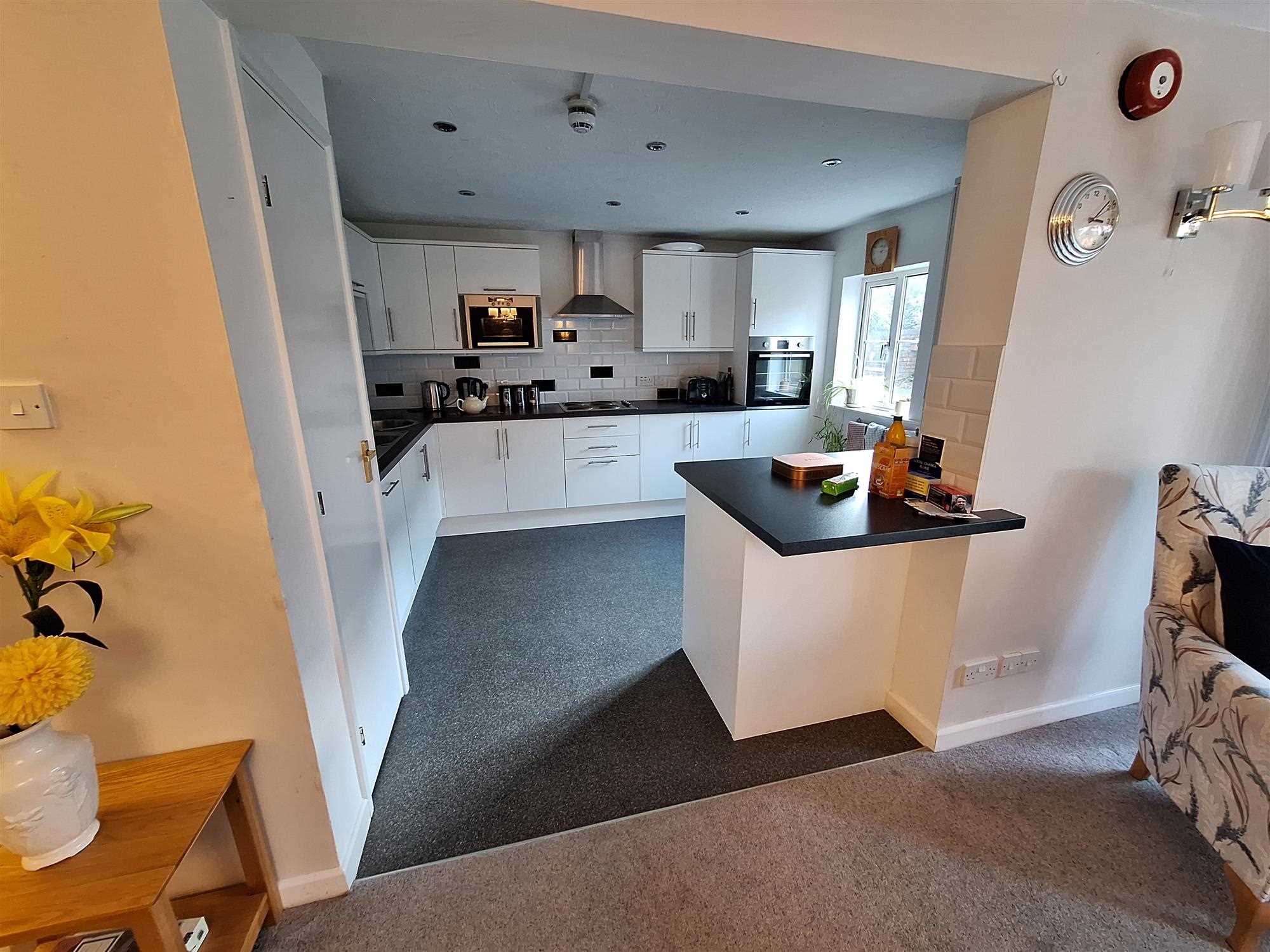 Worting Road, Basingstoke, Hampshire - Picture 10