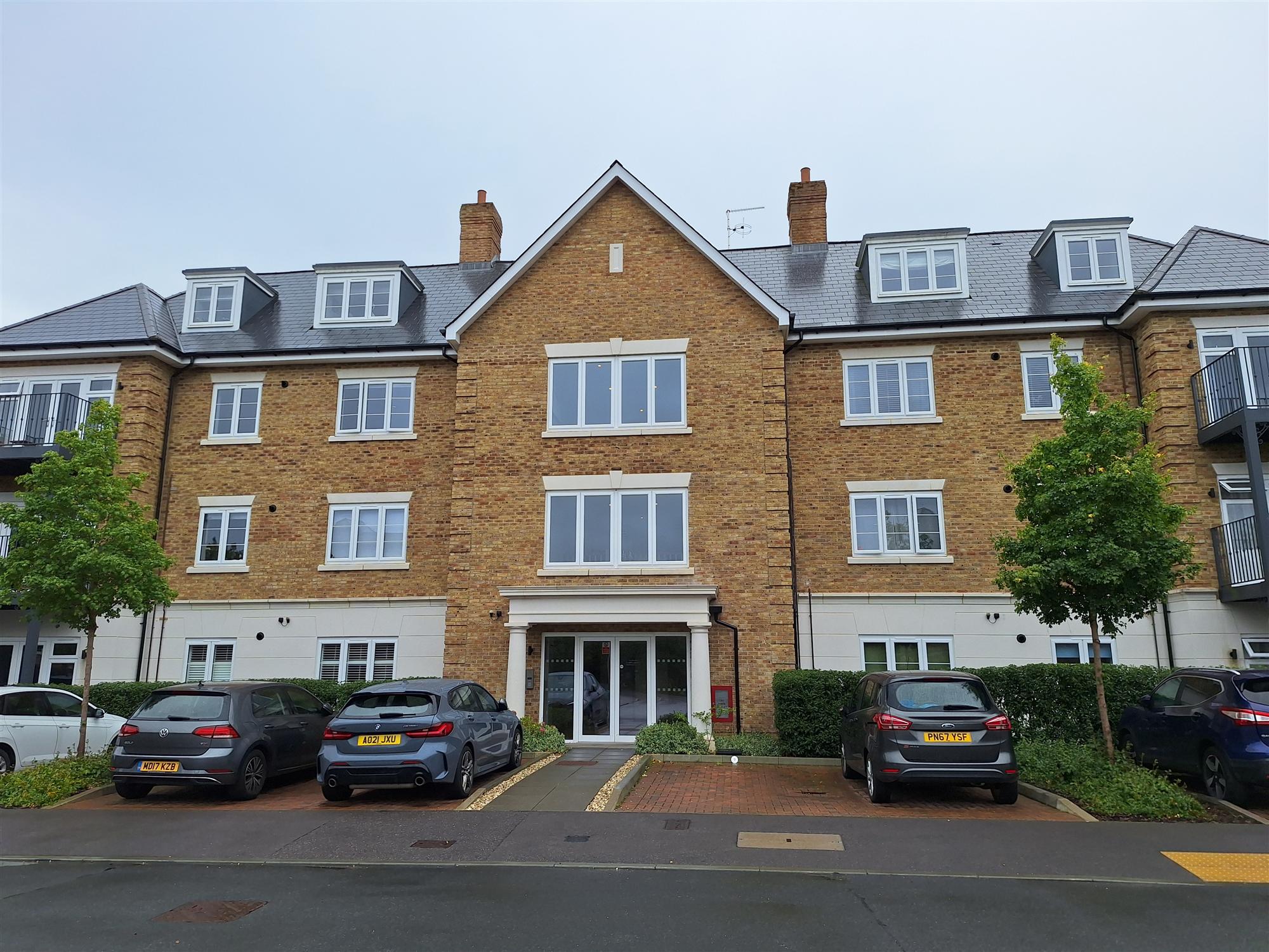The Pavillion, Victory Gardens, Arborfield Green, Reading, Berkshire - Picture 1