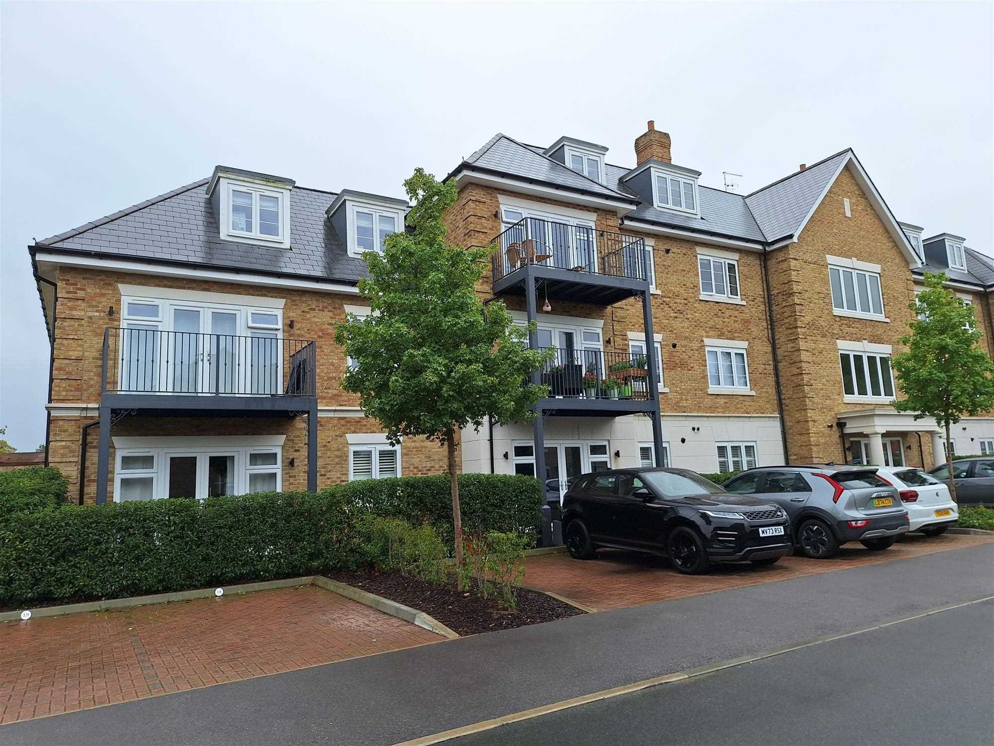 The Pavillion, Victory Gardens, Arborfield Green, Reading, Berkshire - Picture 17