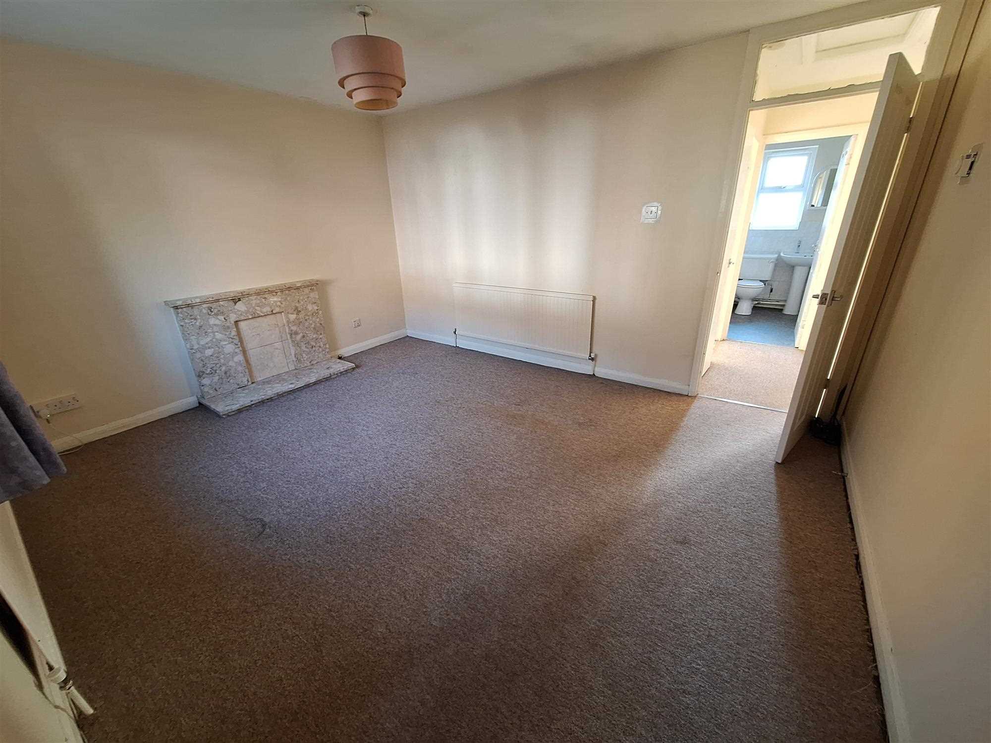 Badgers Bank, Lychpit, Basingstoke, Hampshire - Picture 2