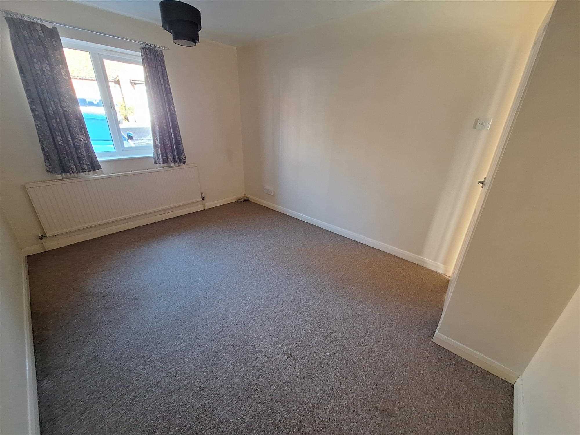 Badgers Bank, Lychpit, Basingstoke, Hampshire - Picture 5