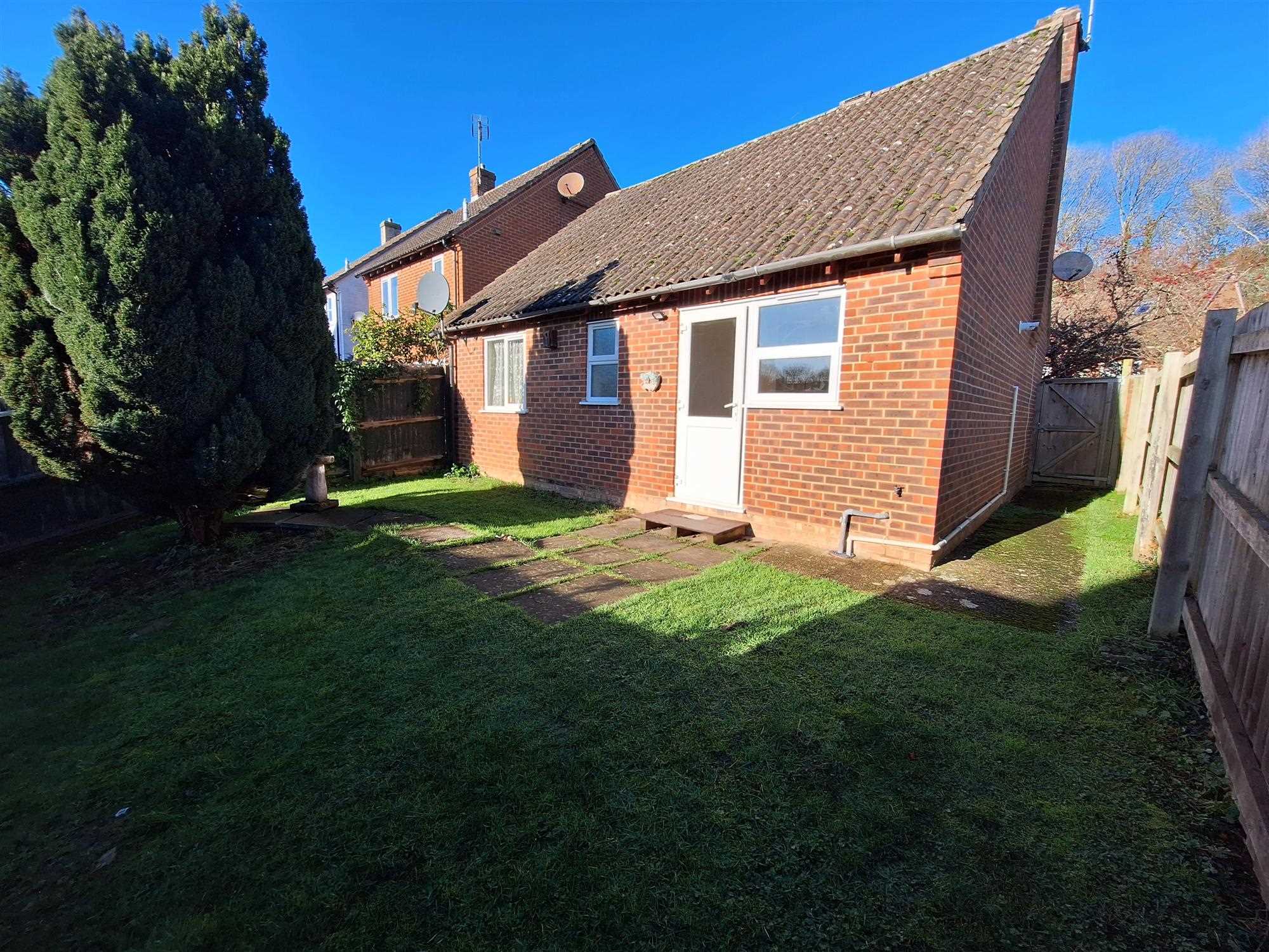 Badgers Bank, Lychpit, Basingstoke, Hampshire - Picture 9