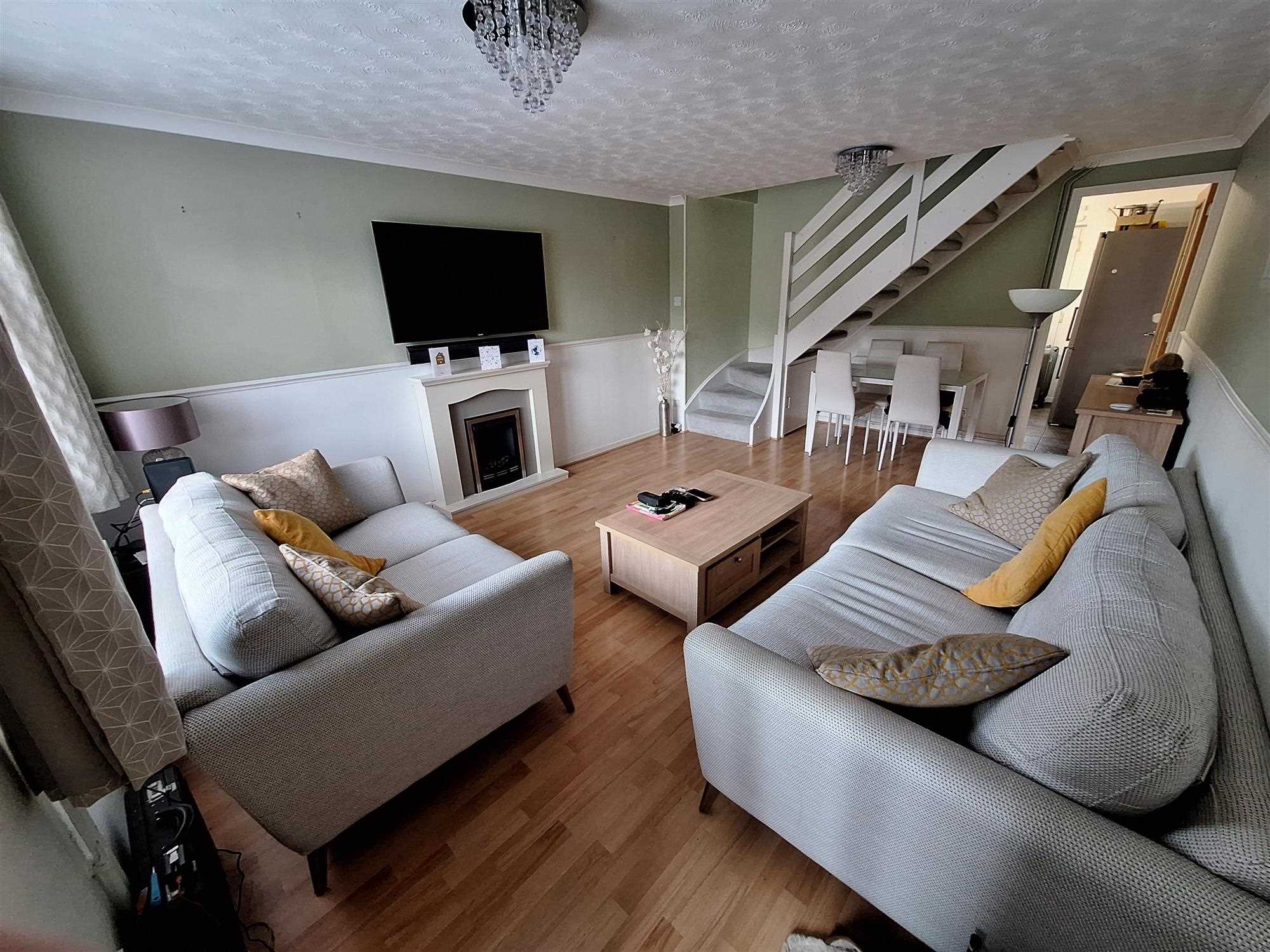 Oldberg Gardens, Old Hatch Warren, Basingstoke, Hants - Picture 2