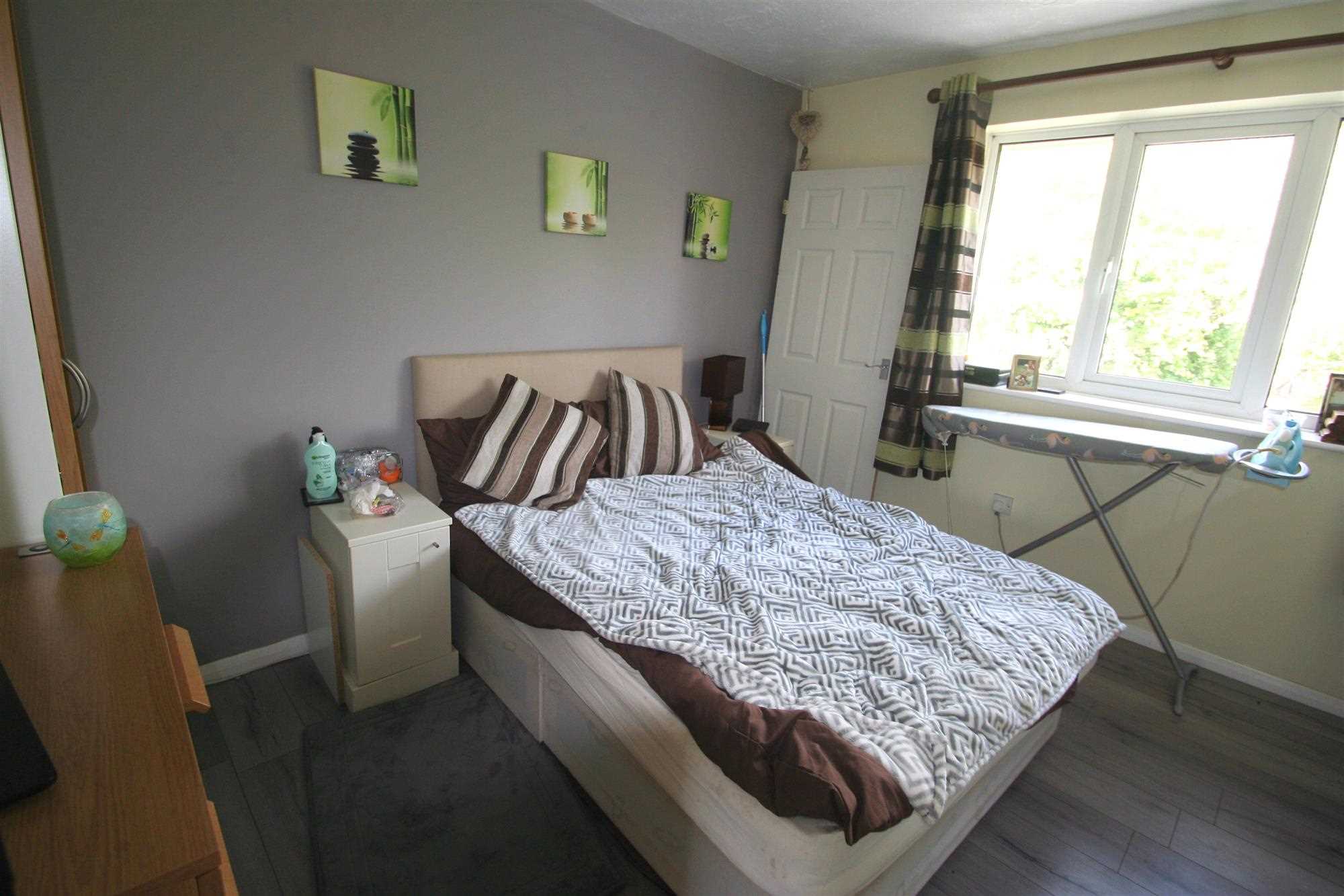 Warblington Close, Tadley, Hampshire - Picture 5