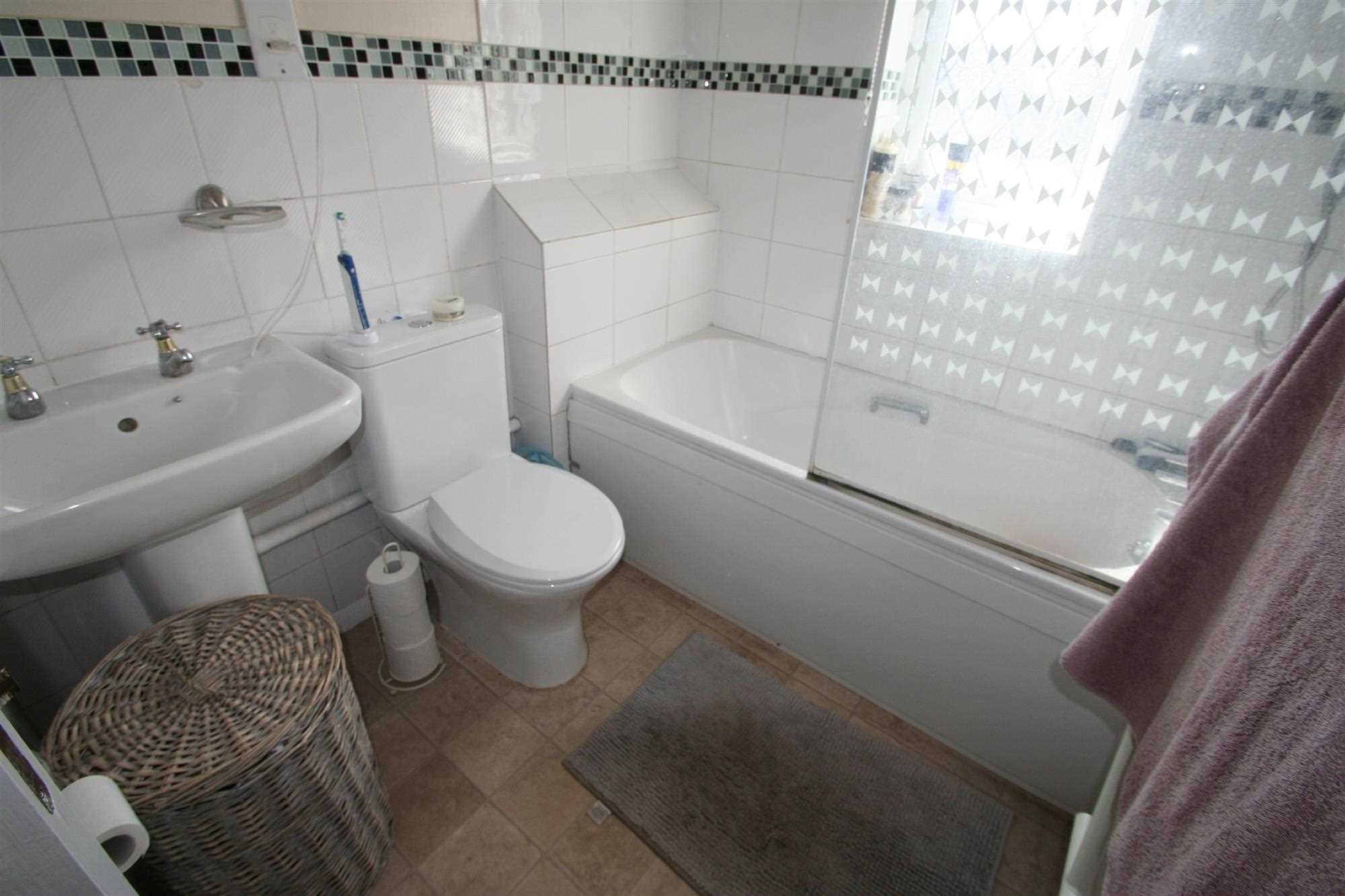 Warblington Close, Tadley, Hampshire - Print - Picture 7