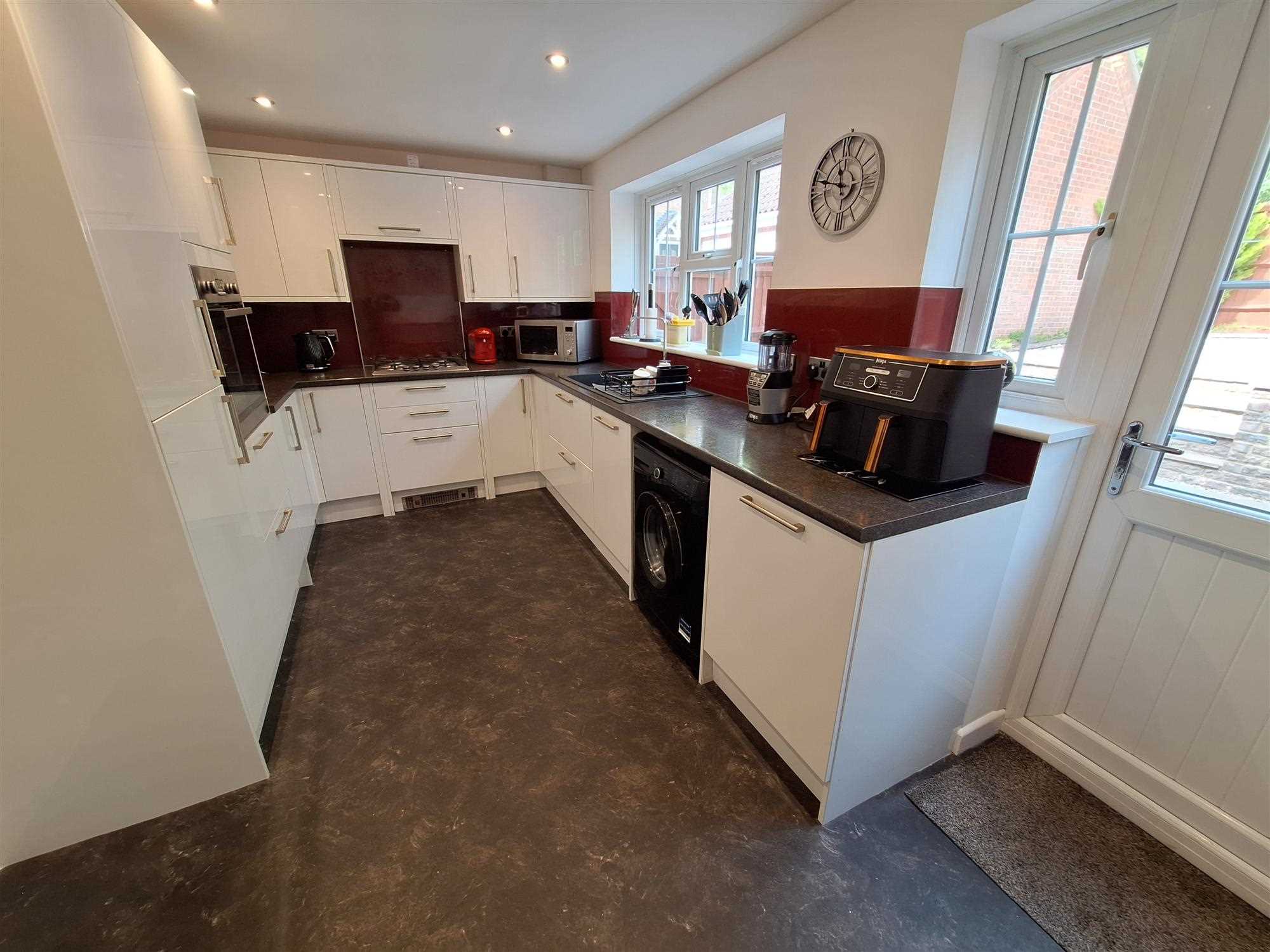 Privett Close, Lychpit, Basingstoke, Hampshire - Picture 2