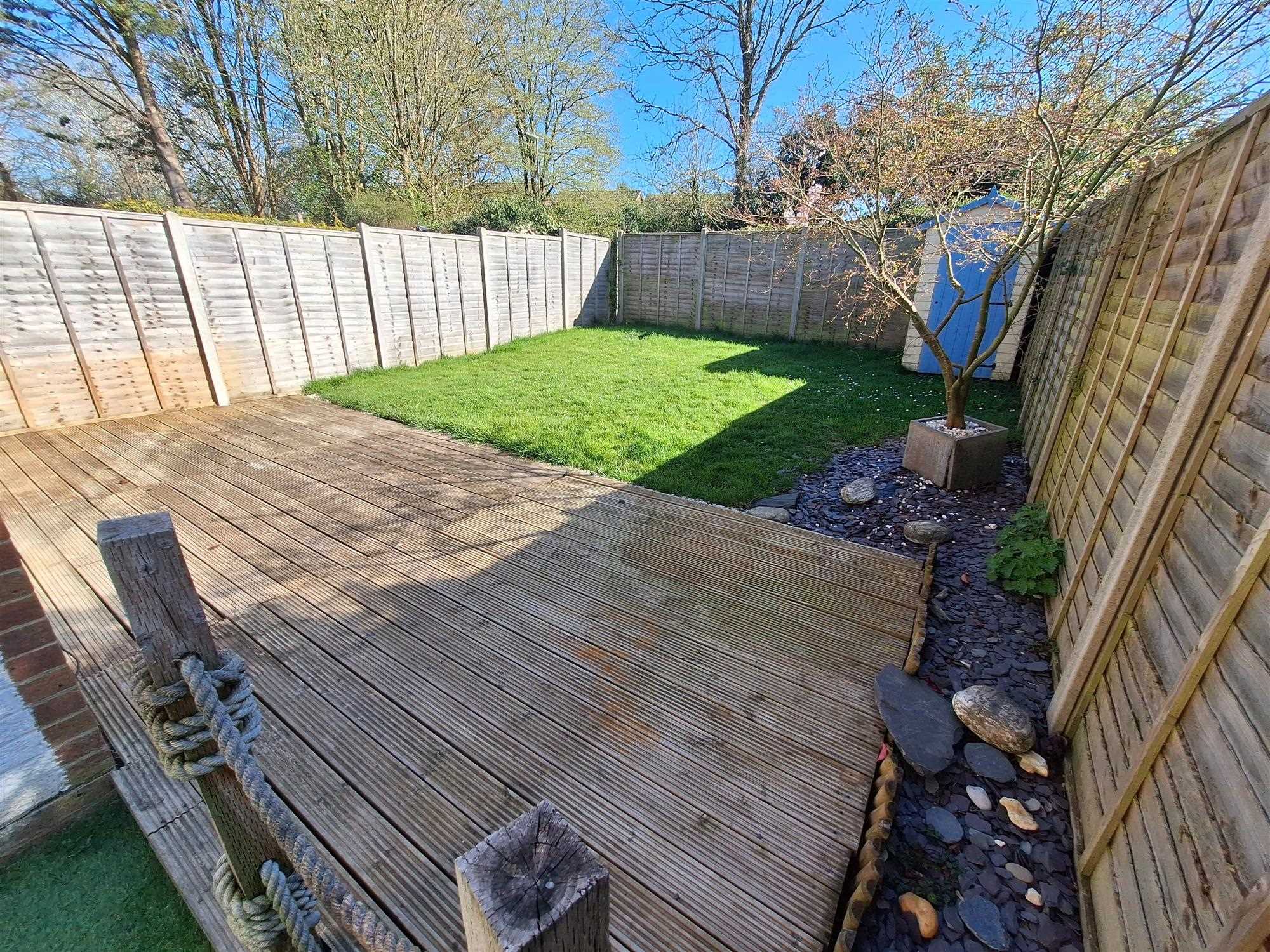 Winchfield Gardens, Tadley, Hampshire - Picture 9