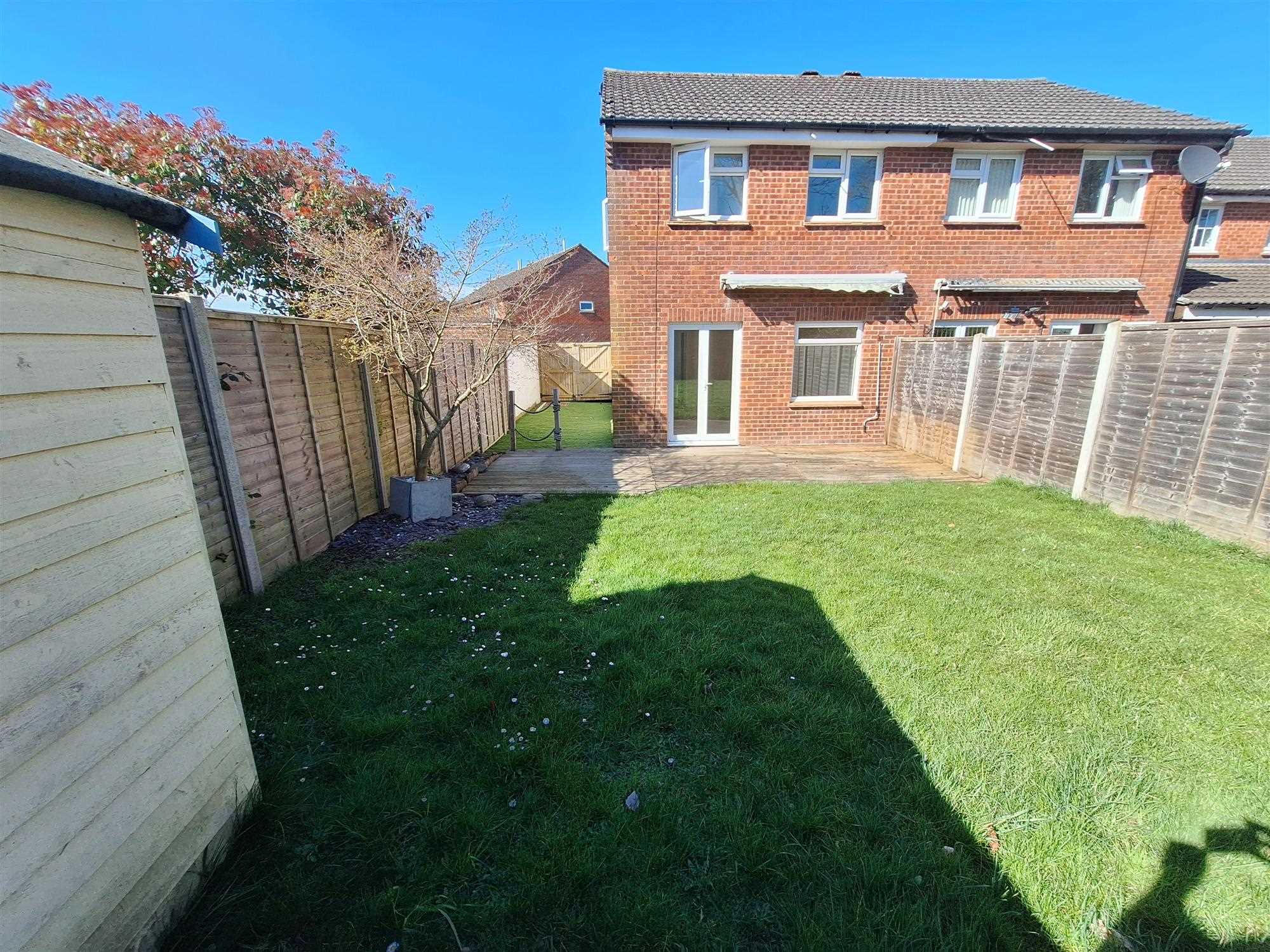 Winchfield Gardens, Tadley, Hampshire - Picture 10