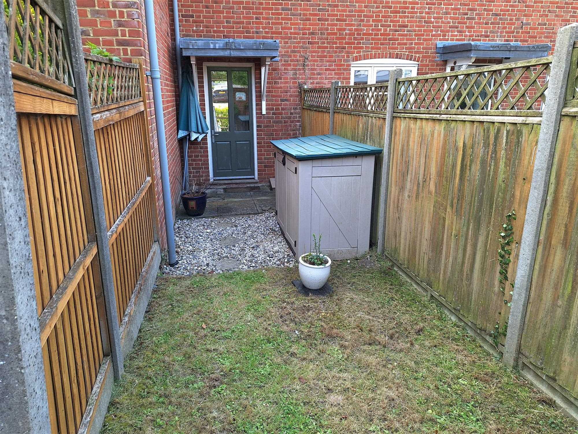 Manor Court - Picture 10