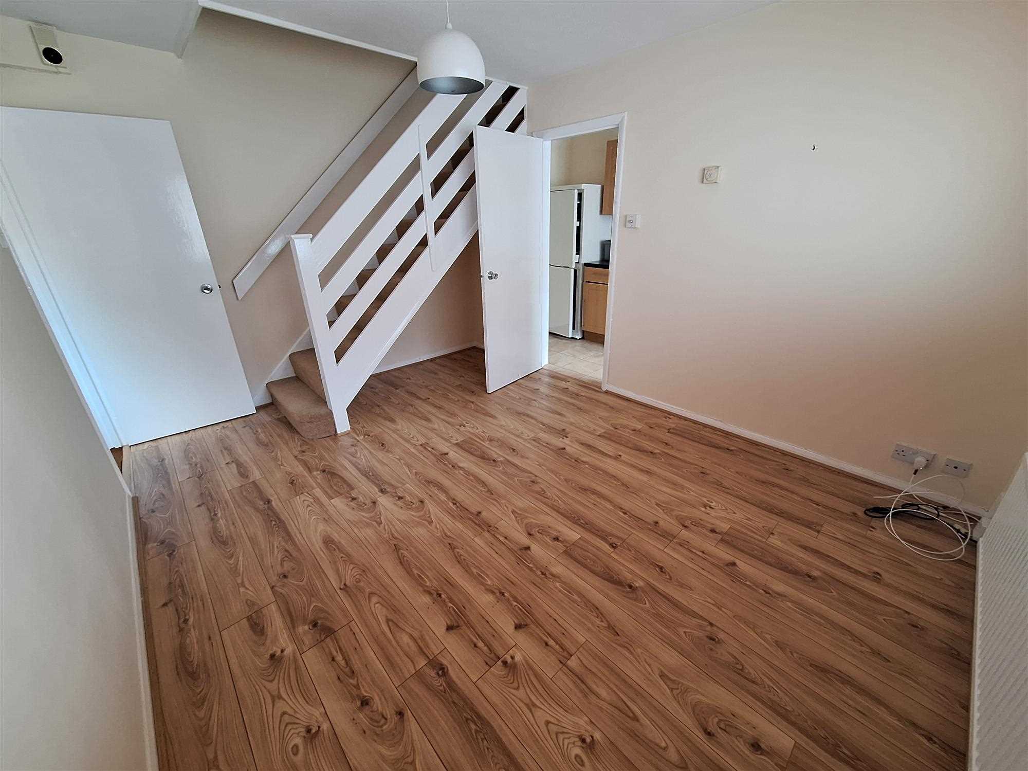 Chineham, Basingstoke, Hampshire - Picture 4