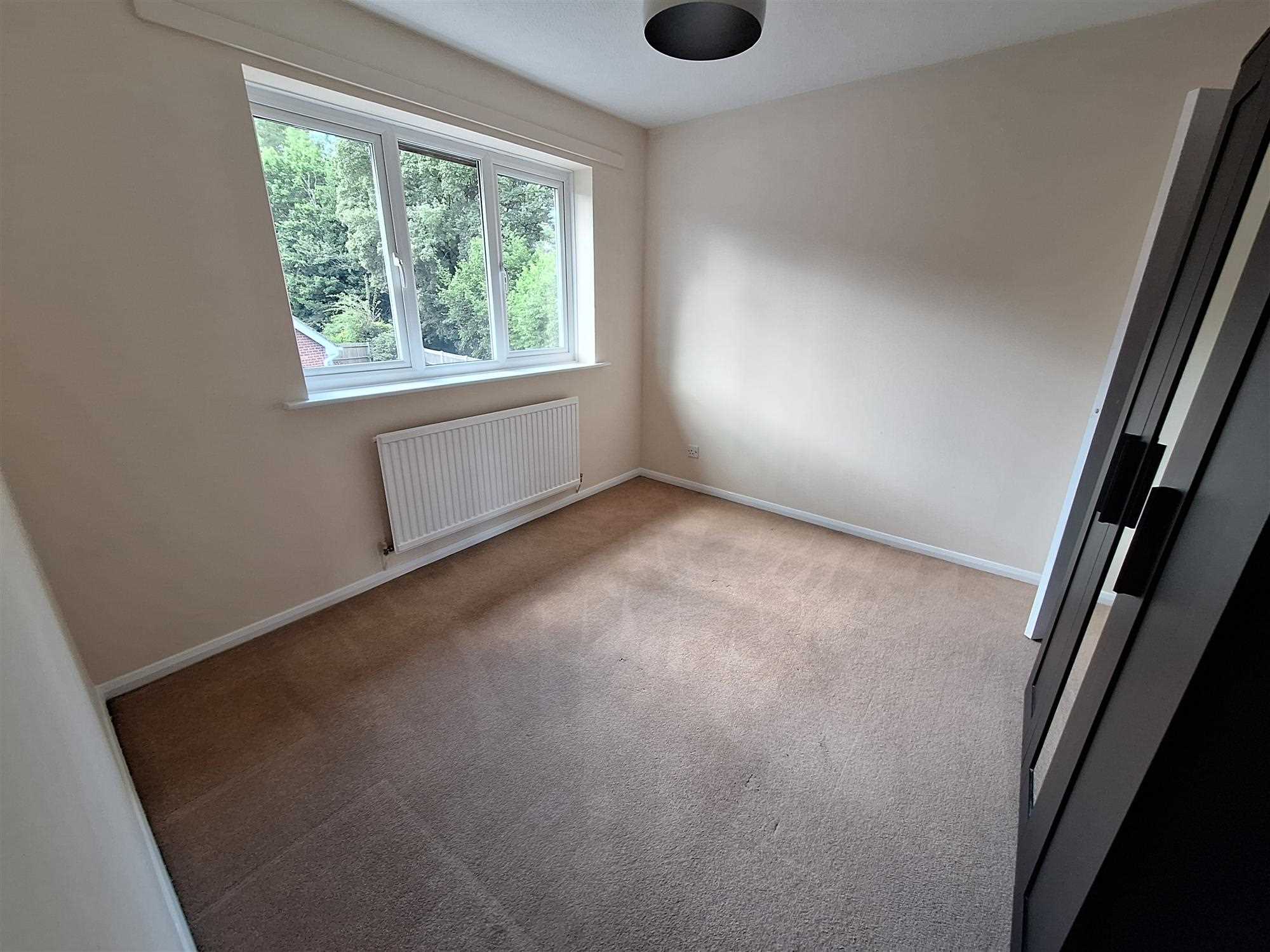Chineham, Basingstoke, Hampshire - Picture 7