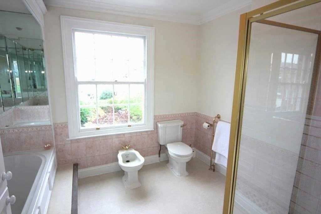 Trinity Place - Picture 12
