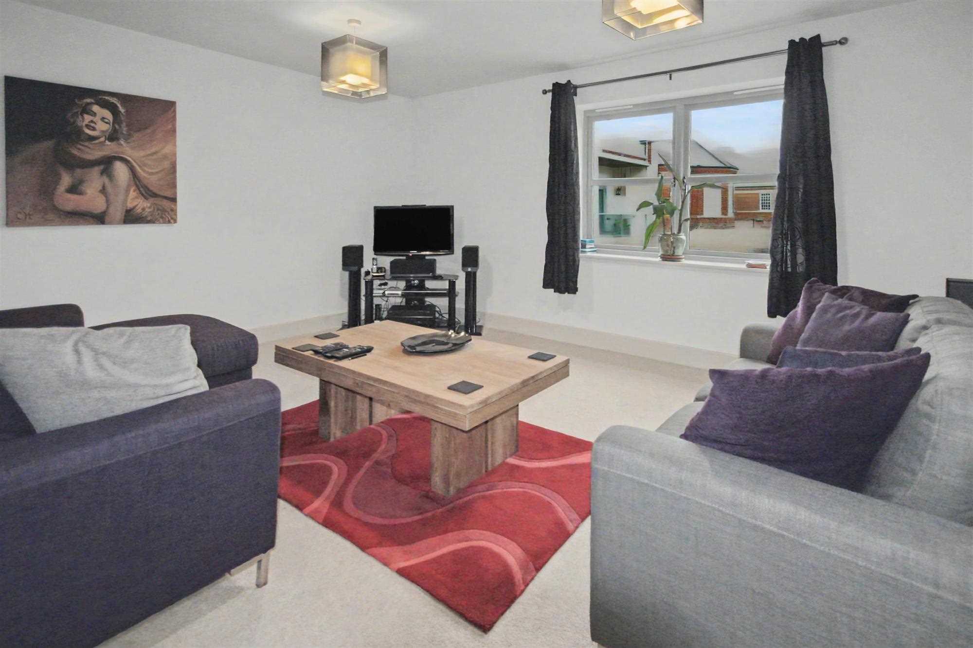 Idsworth Court, Limes Park, Basingstoke - Picture 3