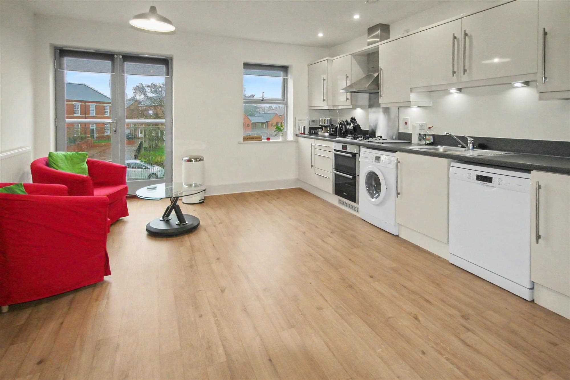 Idsworth Court, Limes Park, Basingstoke - Picture 5