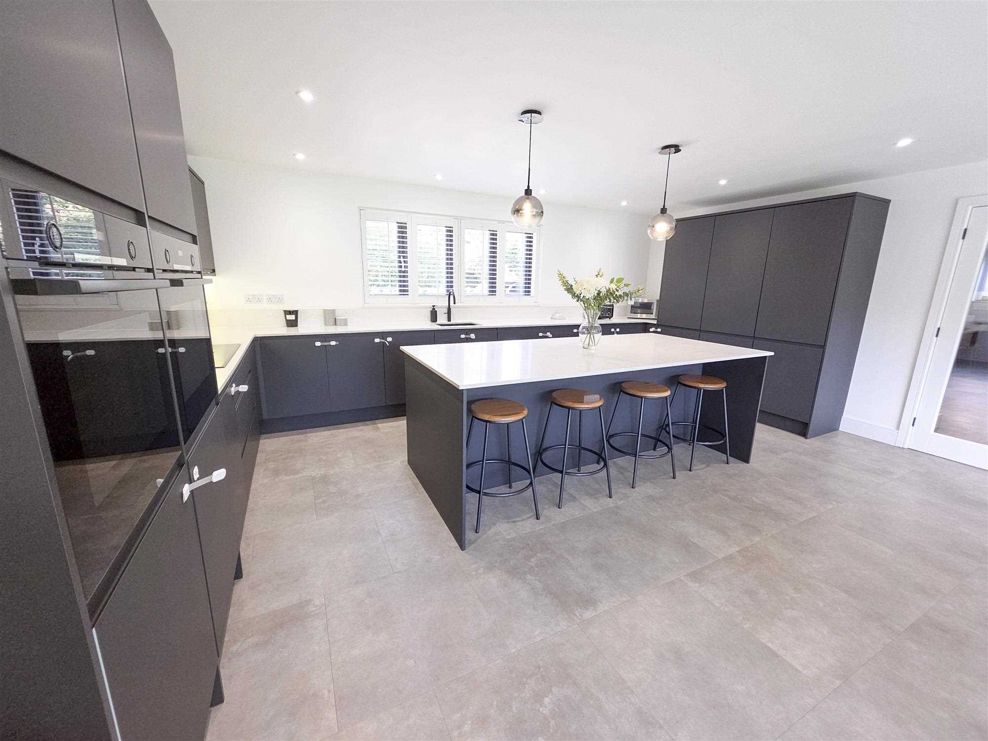 Byfleet Avenue - Picture 5