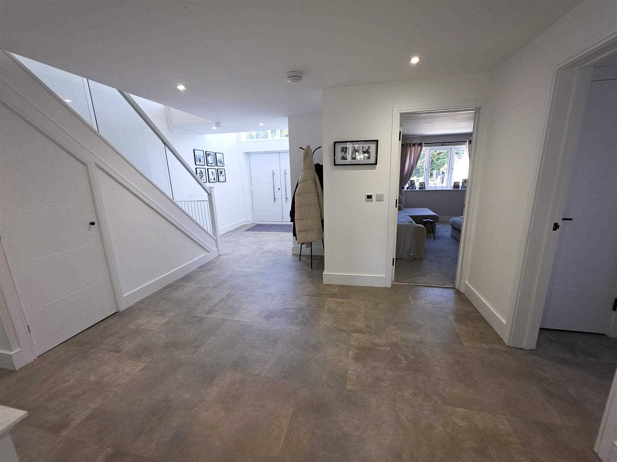 Byfleet Avenue - Picture 9
