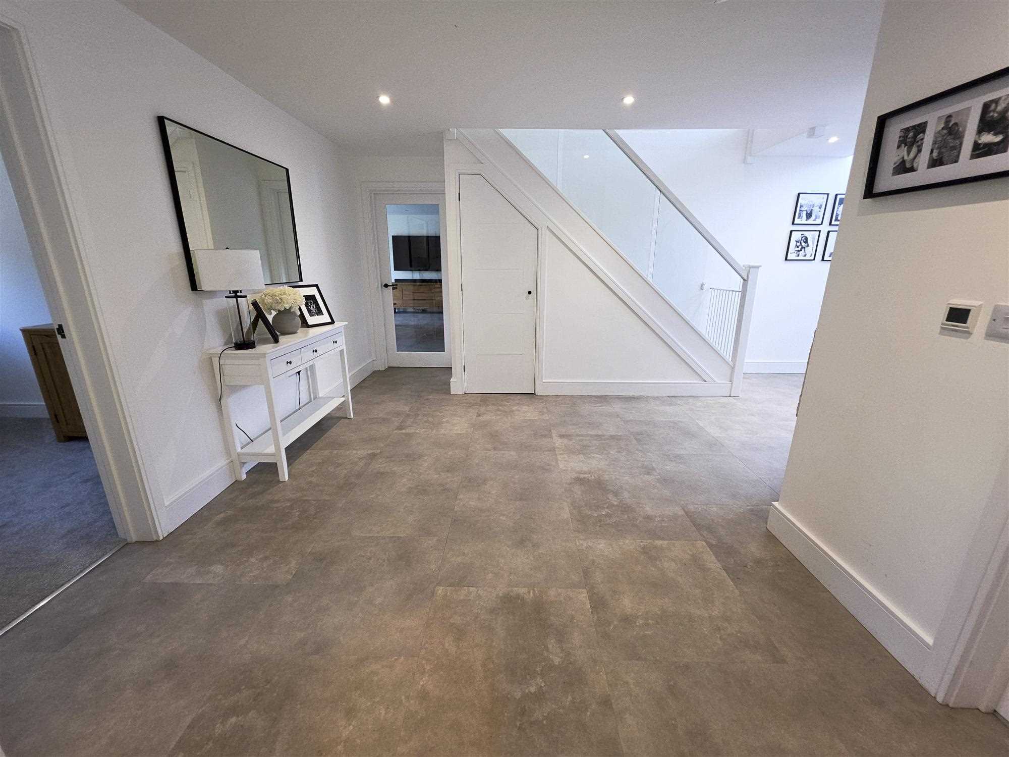 Byfleet Avenue - Picture 10